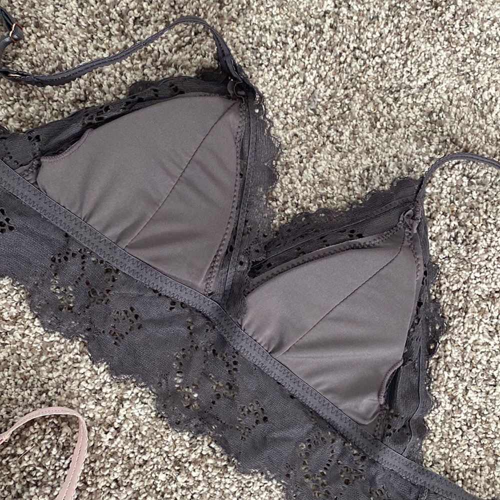 2 Bralettes - Picture 5 of 6